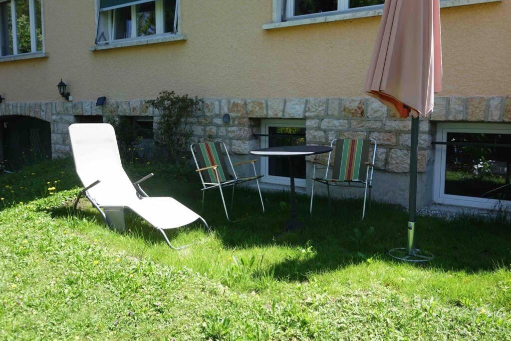 Appartement 1 pièce entresol 30 m2 proche du centre et bain thermal Yverdon-les-Bains Esterno foto