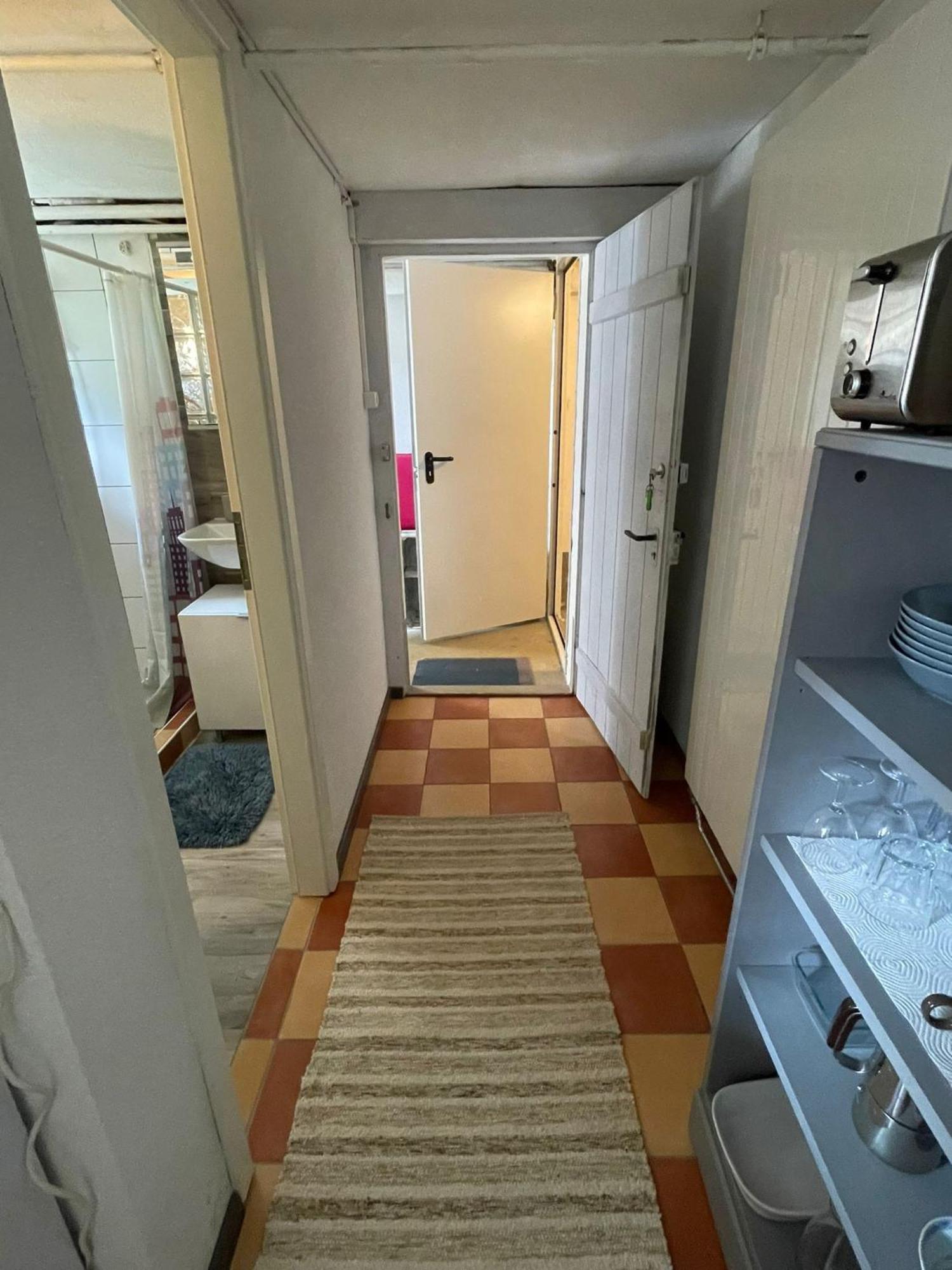 Appartement 1 pièce entresol 30 m2 proche du centre et bain thermal Yverdon-les-Bains Esterno foto